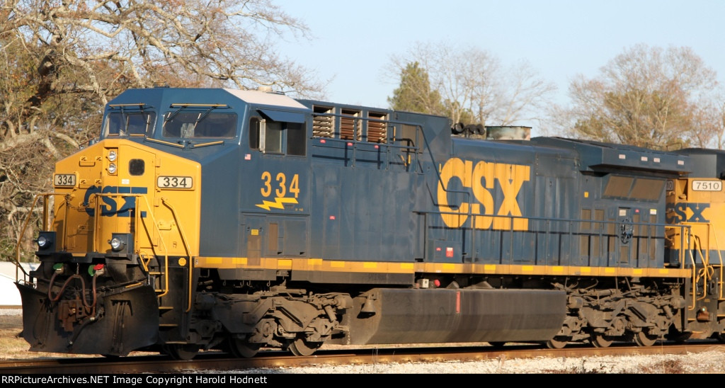 CSX 334 has odd cab numbers